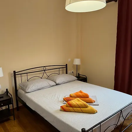 Petaluda House 5-3